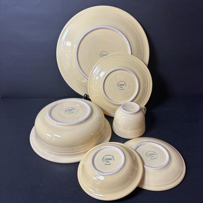 LOT 104: Collection Green Pink Yellow Orange of Fiesta Ware: 20pcs