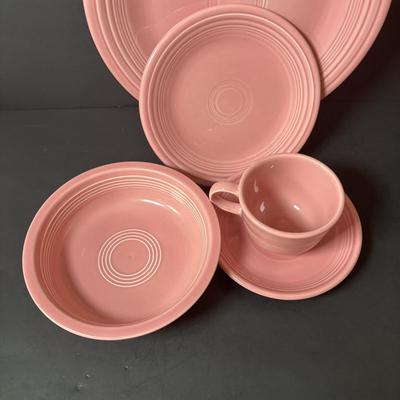 LOT 104: Collection Green Pink Yellow Orange of Fiesta Ware: 20pcs