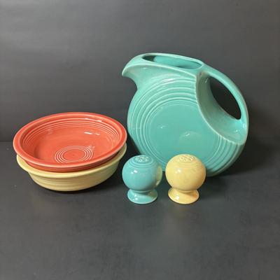 LOT 106: Collection Blue Yellow Pink Green Orange of Fiesta Ware: 22pcs
