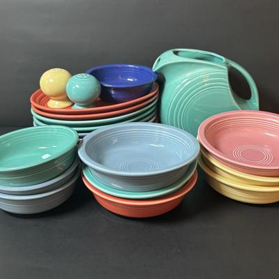 LOT 106: Collection Blue Yellow Pink Green Orange of Fiesta Ware: 22pcs