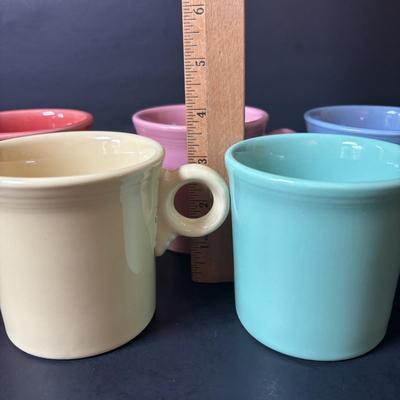 LOT 107: Collection Yellow Orange Blue Green Pink of Fiesta Ware: 7pcs