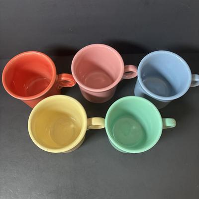 LOT 107: Collection Yellow Orange Blue Green Pink of Fiesta Ware: 7pcs