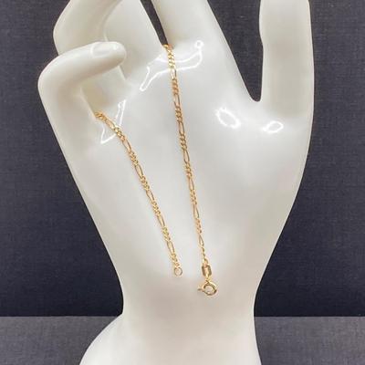 LOT 118: Gold Figaro Chain Link Bracelet - 18KT / 750, TW 1.72 gtw, 8 Inch