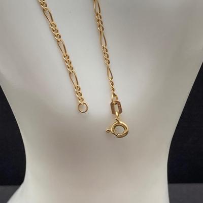 LOT 118: Gold Figaro Chain Link Bracelet - 18KT / 750, TW 1.72 gtw, 8 Inch