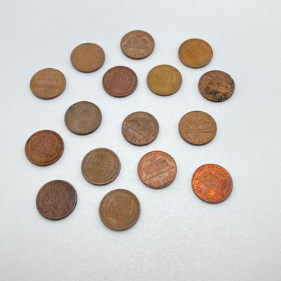 LOT 121: Vintage Coin / Currency Collection - Pair of 1909 One Cent / Pennies (VDB Included), Wheat Pennies and More