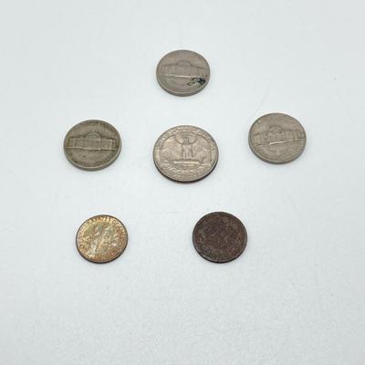 LOT 121: Vintage Coin / Currency Collection - Pair of 1909 One Cent / Pennies (VDB Included), Wheat Pennies and More
