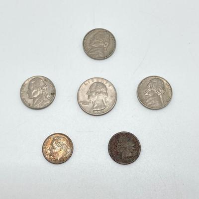 LOT 121: Vintage Coin / Currency Collection - Pair of 1909 One Cent / Pennies (VDB Included), Wheat Pennies and More