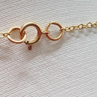 LOT 123: Gold Claddagh Celtic / Green Gemstone Pendant Necklace - 9 ct / 375, TW 4.42 gtw, 20"
