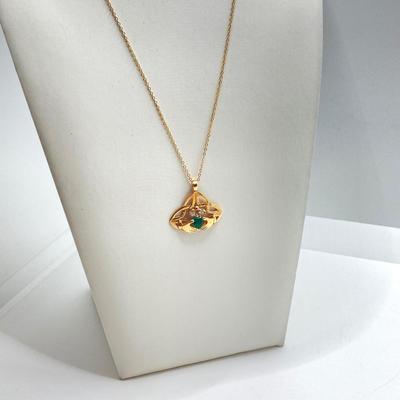 LOT 123: Gold Claddagh Celtic / Green Gemstone Pendant Necklace - 9 ct / 375, TW 4.42 gtw, 20"