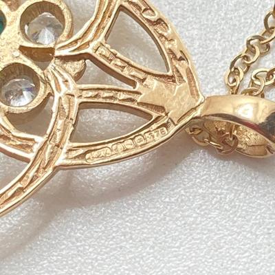 LOT 123: Gold Claddagh Celtic / Green Gemstone Pendant Necklace - 9 ct / 375, TW 4.42 gtw, 20"