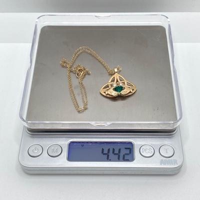 LOT 123: Gold Claddagh Celtic / Green Gemstone Pendant Necklace - 9 ct / 375, TW 4.42 gtw, 20"