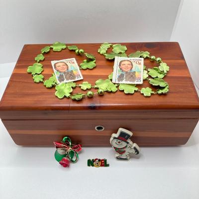 LOT 125: Vintage Wooden Box with Irish Themed Jewelry, Pins, Souvenirs, Memorabilia and More