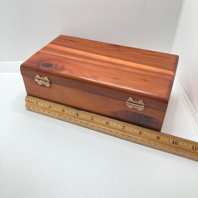 LOT 125: Vintage Wooden Box with Irish Themed Jewelry, Pins, Souvenirs, Memorabilia and More