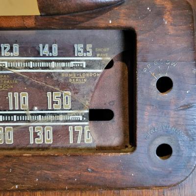 LOT 142: Antique Wooden Floor Standing Philco Console Radio-Phonograph