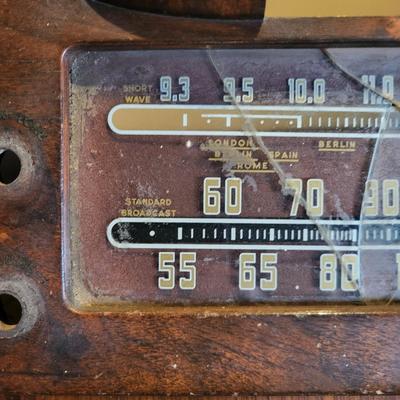 LOT 142: Antique Wooden Floor Standing Philco Console Radio-Phonograph