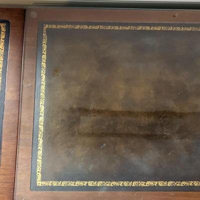 LOT 147: Vintage Mahogany Dual End Drop-Leaf Coffee Table with Cover