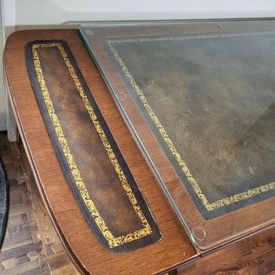 LOT 147: Vintage Mahogany Dual End Drop-Leaf Coffee Table with Cover