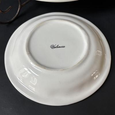 LOT 159: Country Christmas Decor & More