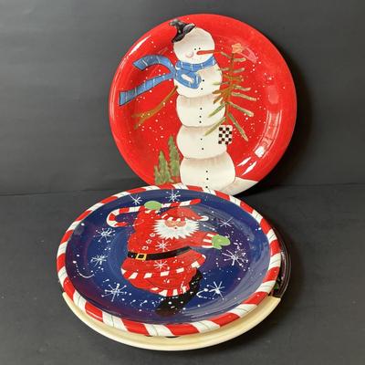 LOT 159: Country Christmas Decor & More