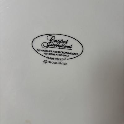 LOT 159: Country Christmas Decor & More