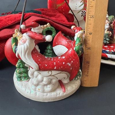 LOT 159: Country Christmas Decor & More