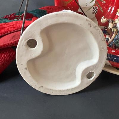 LOT 159: Country Christmas Decor & More