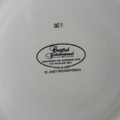 LOT 159: Country Christmas Decor & More