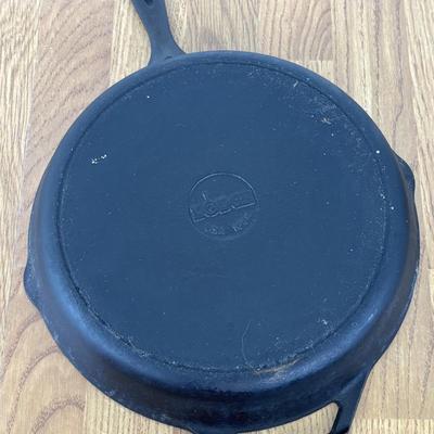 LOT 161: Cast Iron Collection: Wagner & Lodge