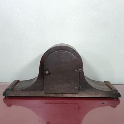 LOT 165: Seth Thomas Key Wound Mantle Clock