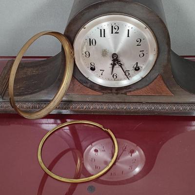 LOT 165: Seth Thomas Key Wound Mantle Clock