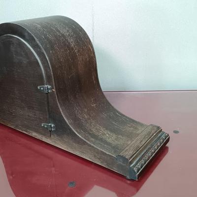 LOT 165: Seth Thomas Key Wound Mantle Clock