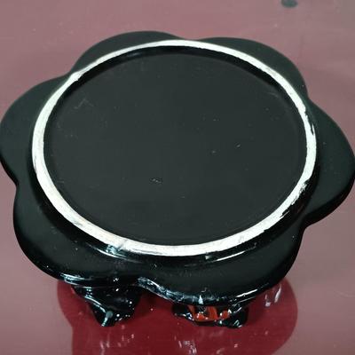 LOT 172: Collection of Scottish Terrier Decor