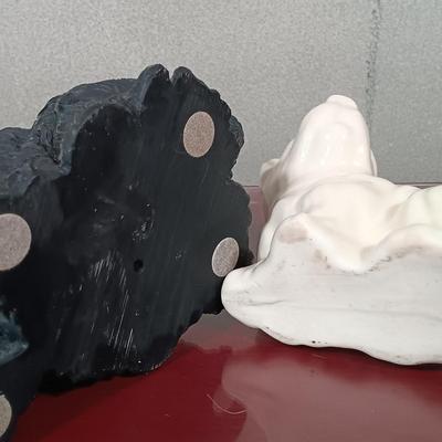 LOT 172: Collection of Scottish Terrier Decor