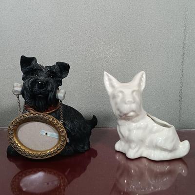 LOT 172: Collection of Scottish Terrier Decor