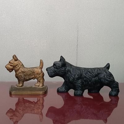 LOT 172: Collection of Scottish Terrier Decor