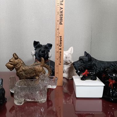 LOT 172: Collection of Scottish Terrier Decor