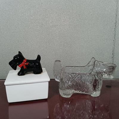 LOT 172: Collection of Scottish Terrier Decor