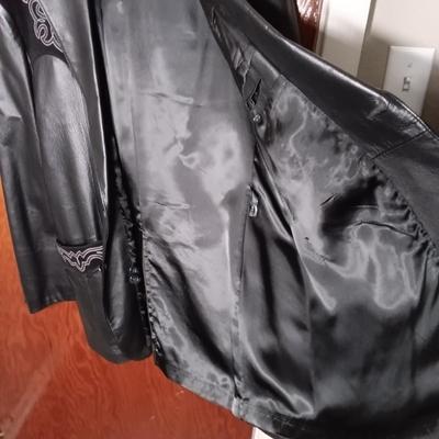 LOT 174: Scully Leather Jacket Size Large