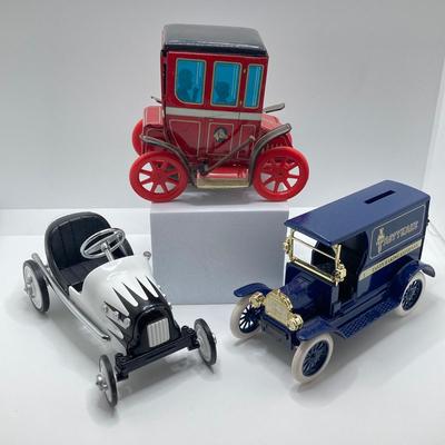 LOT 190: Vintage Toy Cars / Trucks - Metal Lever Action, Hallmark and Ertl Tastykake Bank