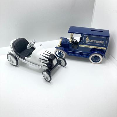 LOT 190: Vintage Toy Cars / Trucks - Metal Lever Action, Hallmark and Ertl Tastykake Bank