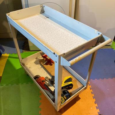 LOT 194: Metal Rolling Utility Cart with Tools - Vise, Craftsman, Ryobi Inclluded