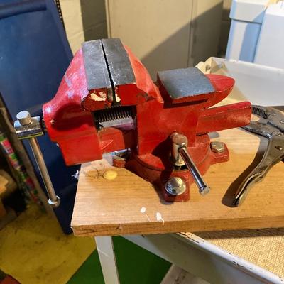 LOT 194: Metal Rolling Utility Cart with Tools - Vise, Craftsman, Ryobi Inclluded
