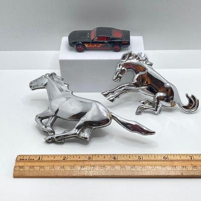 LOT 197: Vintage Ford Mustang Badges, Hot Wheels Diecast Car, Las Vegas Mug, Old Timer Pocket Knife, Showboat Ashtray and More
