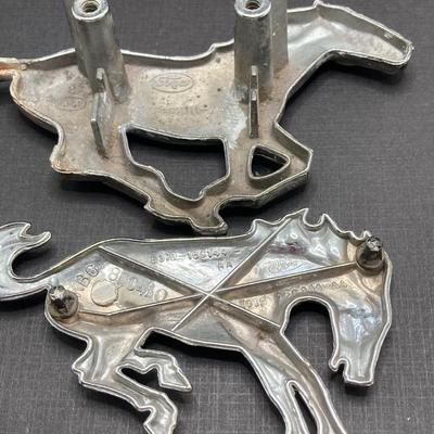 LOT 197: Vintage Ford Mustang Badges, Hot Wheels Diecast Car, Las Vegas Mug, Old Timer Pocket Knife, Showboat Ashtray and More