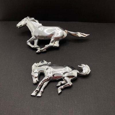 LOT 197: Vintage Ford Mustang Badges, Hot Wheels Diecast Car, Las Vegas Mug, Old Timer Pocket Knife, Showboat Ashtray and More