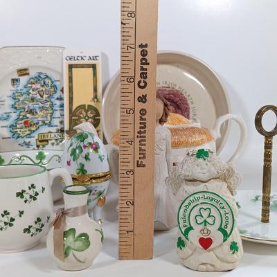 LOT 218: Irish Collectibles