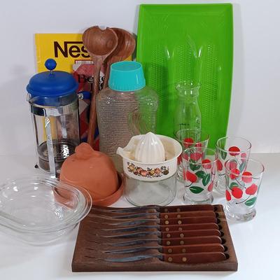 LOT 220: Vintage Kitchen Collection