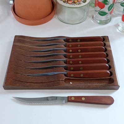LOT 220: Vintage Kitchen Collection