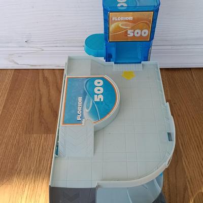 LOT 224: Collection of Vintage / Contemporary Toys