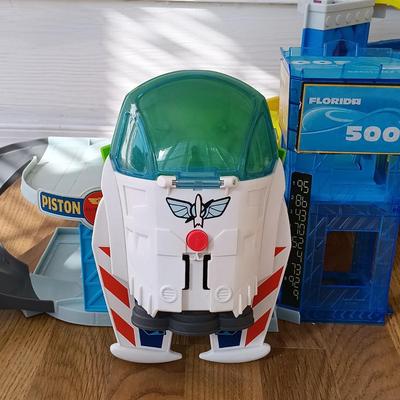LOT 224: Collection of Vintage / Contemporary Toys